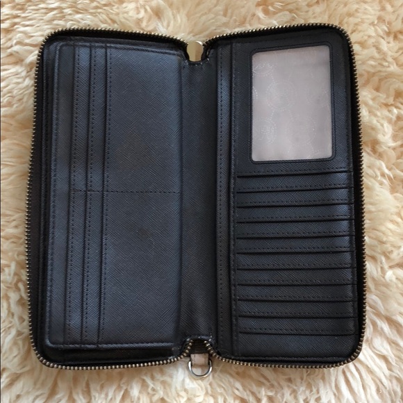 Authentic Michael Kors Logo Continental Wristlet - Picture 6 of 8